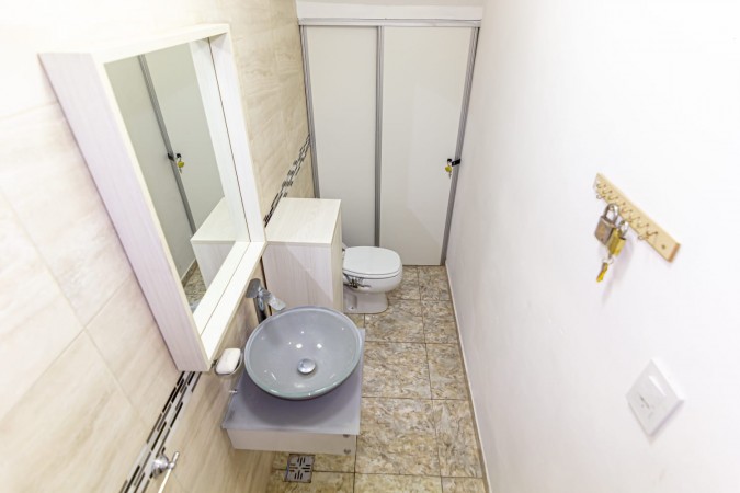 Venta Casa 3 dormitorios con Patio y Pileta - Necochea 2300, Funes