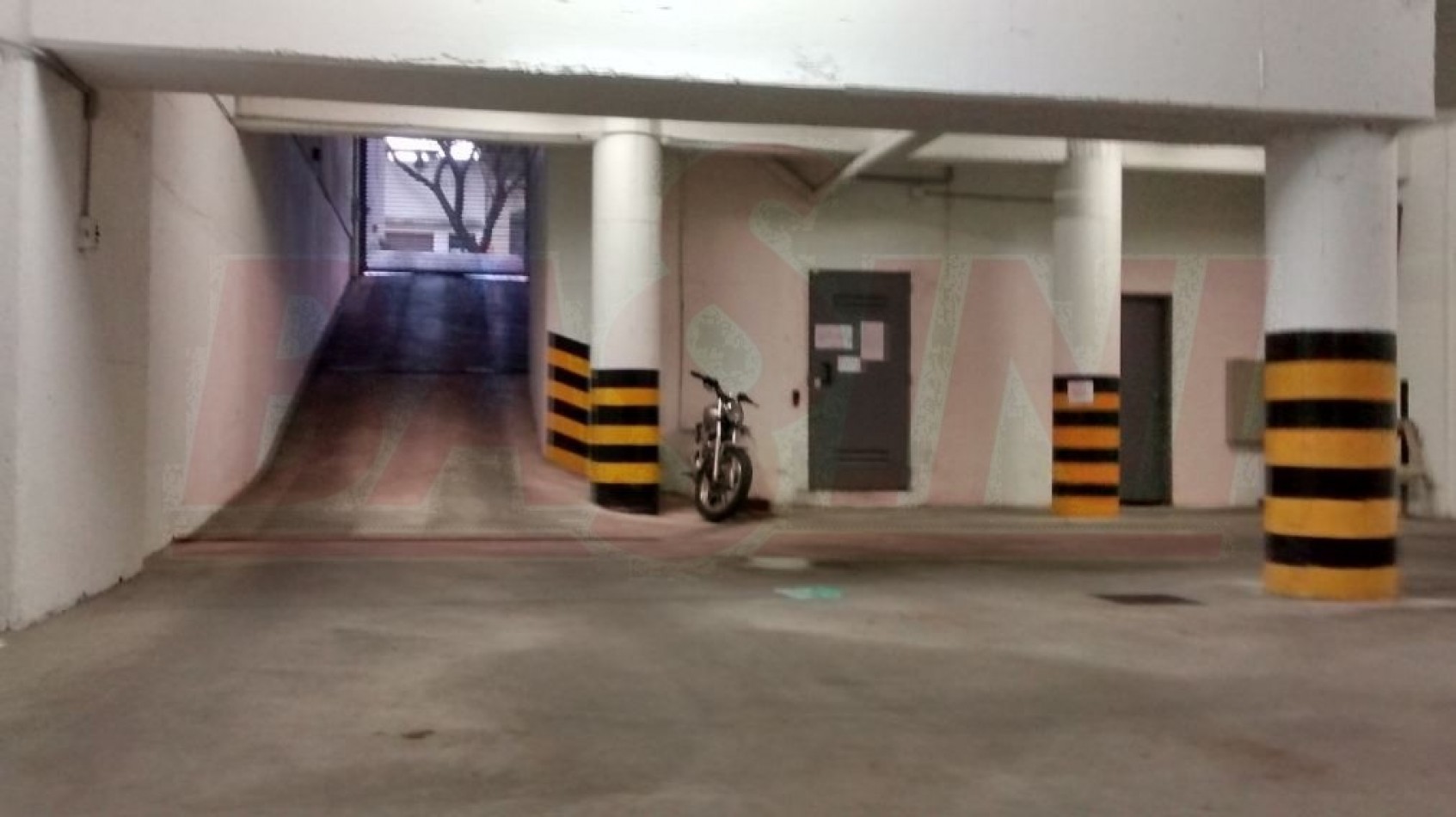 9 de Julio 1961 - COCHERA AMPLIA (CAMIONETA)