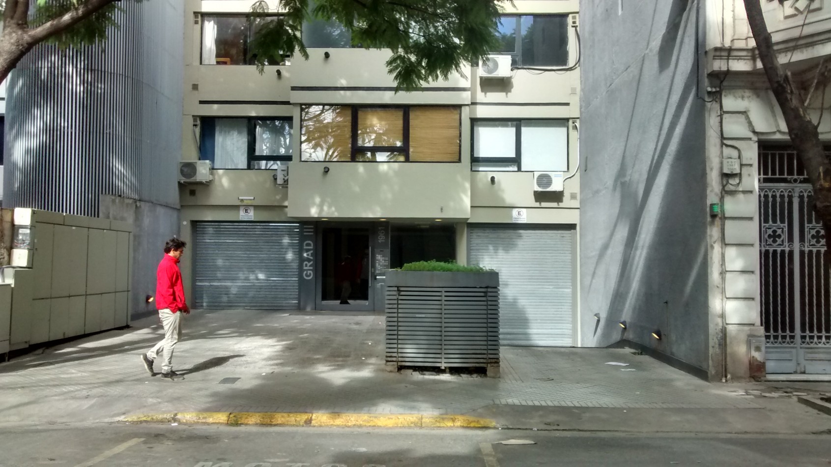 9 de Julio 1961 - COCHERA AMPLIA (CAMIONETA)