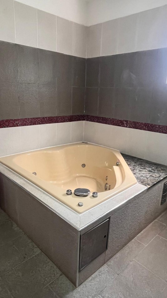 Necochea 2300 - FUNES (Garita 18)