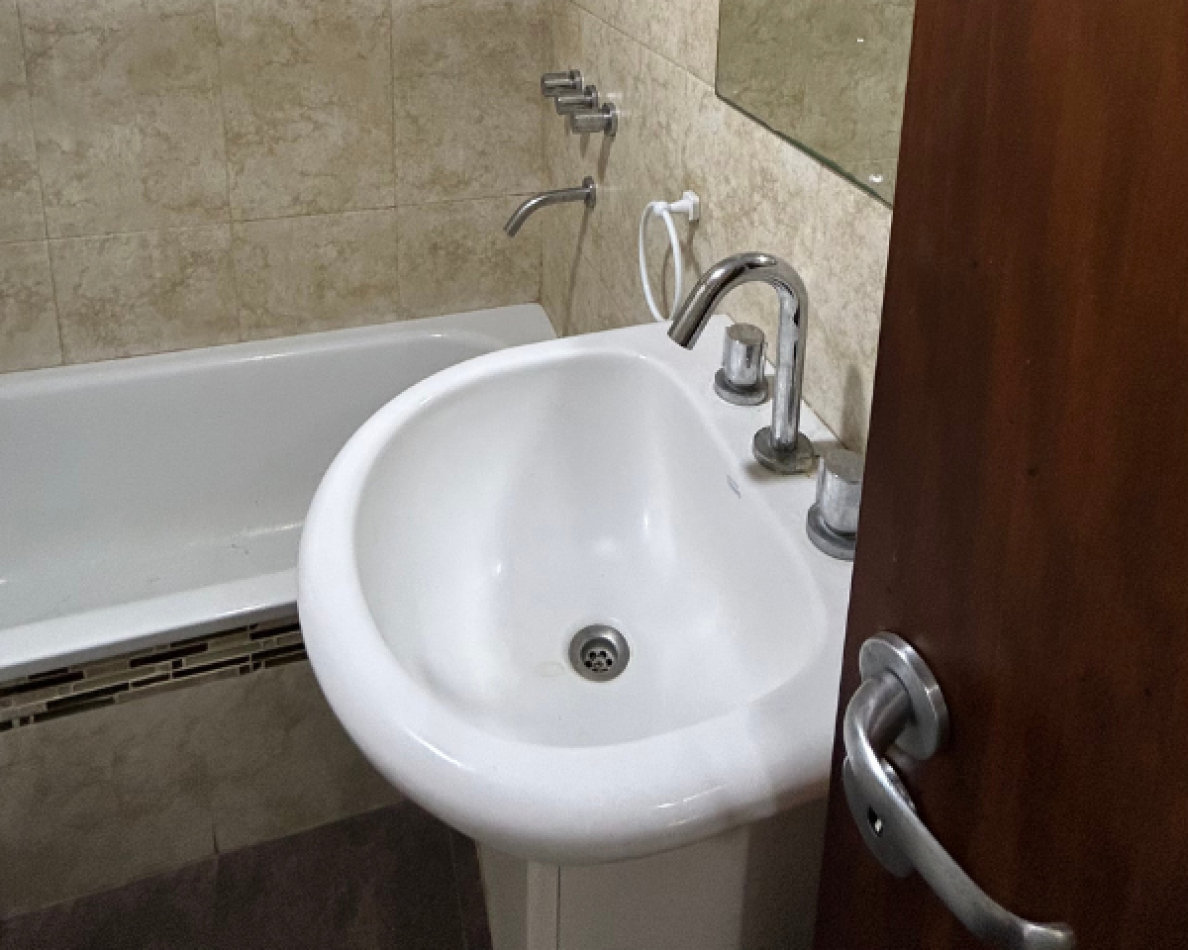 San Luis y Rodriguez - A metros del Sanatorio La Mujer y Bv. Oroño