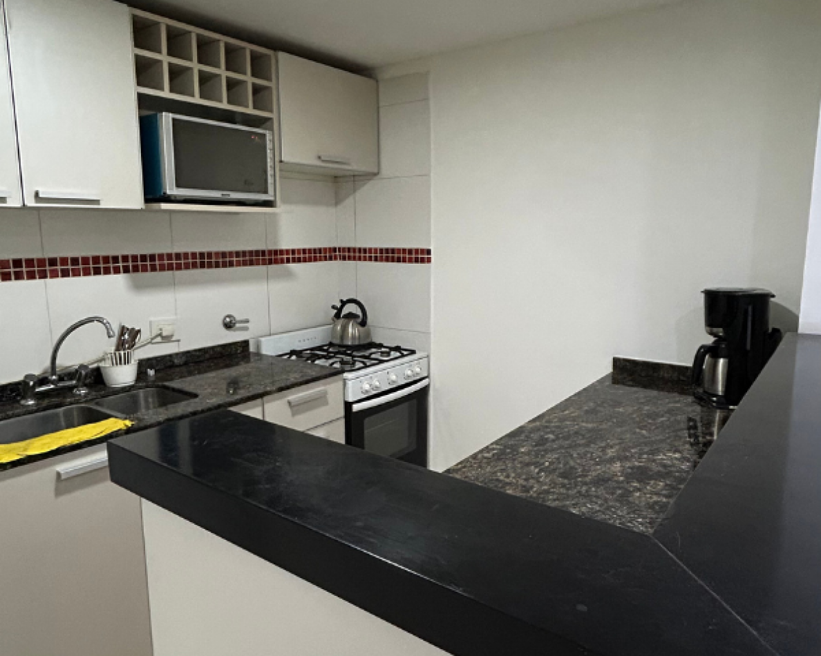 San Luis y Rodriguez - A metros del Sanatorio La Mujer y Bv. Oroño