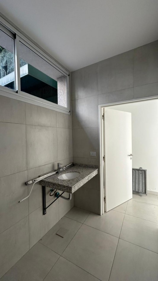 ALQUILER LOCAL PREMIUM CONDOMINIOS ROCA, BARRIO ABASTO - ROSARIO