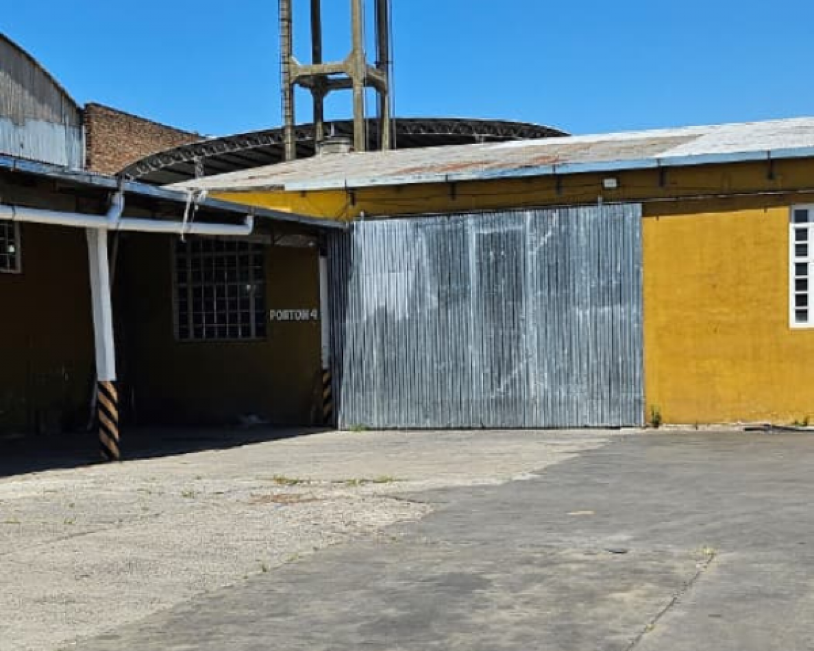 Bodega - Galpon de 1280 m² en Alquiler - Ov. Lagos 4450