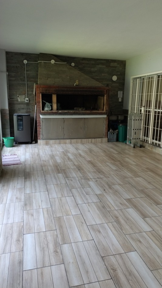 Venta Casa 3 dormitorios con Patio y Pileta - Necochea 2300, Funes