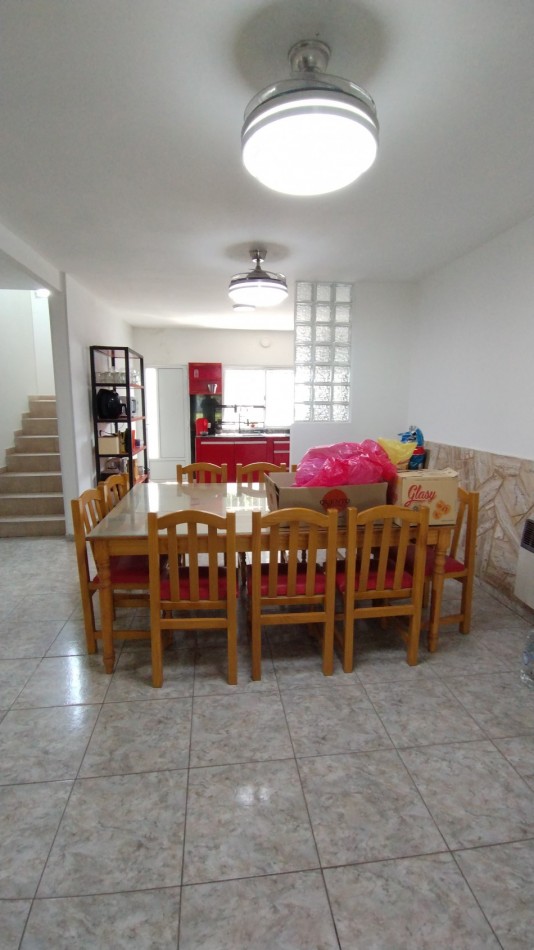 Venta Casa 3 dormitorios con Patio y Pileta - Necochea 2300, Funes